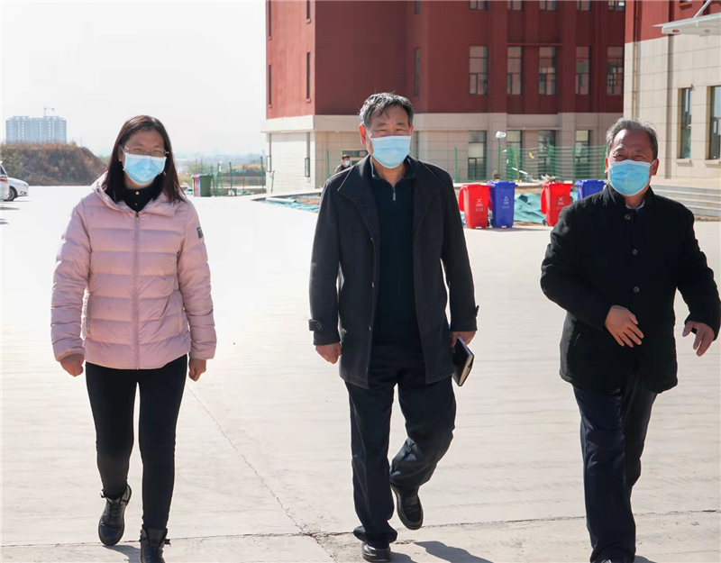 新密市教育局疫情防控督导组莅临我院检查疫情防控工作